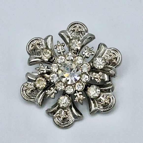 Fleur De Lis Brooch Vintage Renaissance Pic Crystal Silver Tone Estate Jewelry - Picture 4 of 12